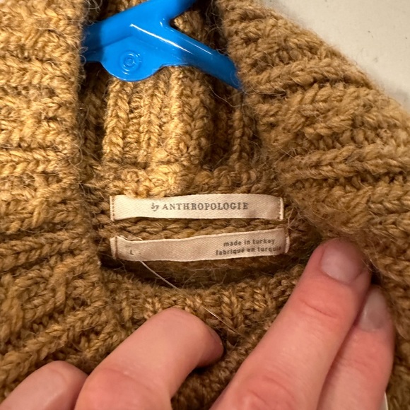 Cable knit sweater - Picture 3 of 6